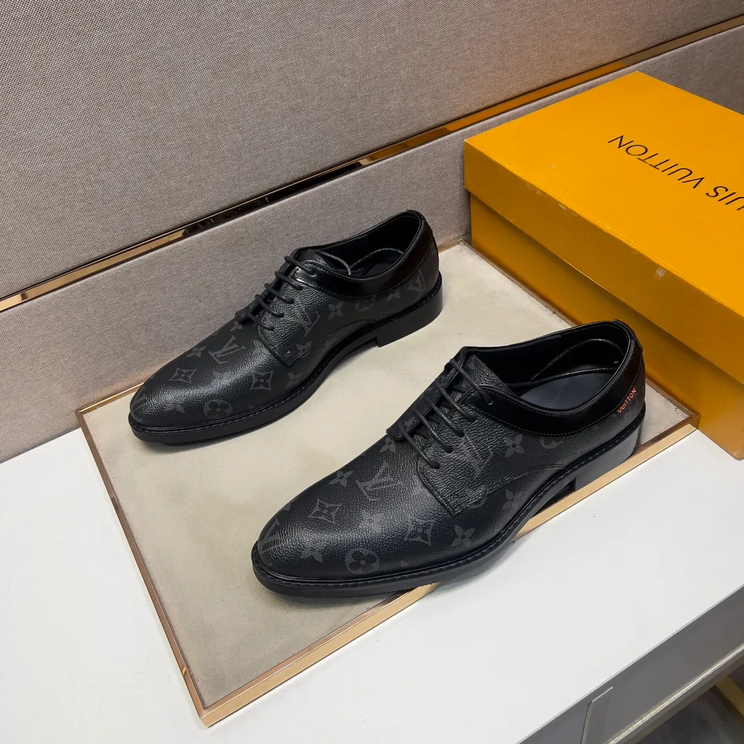 ⬛️Men's shoes💰p462【LV～】Men's casual formal leather shoes 2025z cabinet sales simultaneously 🔶Size: 39-44#️⃣ 🔷2 colors🔜The upper is made of multi-material splicing➕Cow leather lining, comfortable and breathable, sole: original comfortable and wear-resistant outsole, ⚠️real thing📱photographed🎬real thing is better📢📢📢